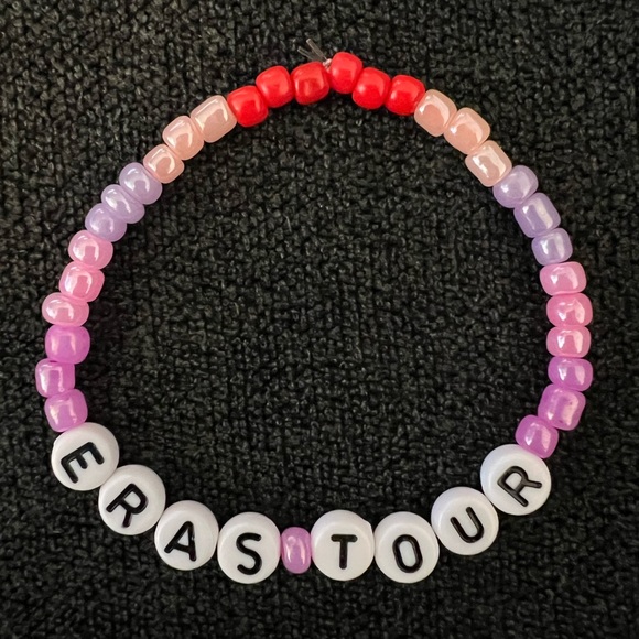 Taylor Swift Eras Tour friendship bracelet - Picture 1 of 2